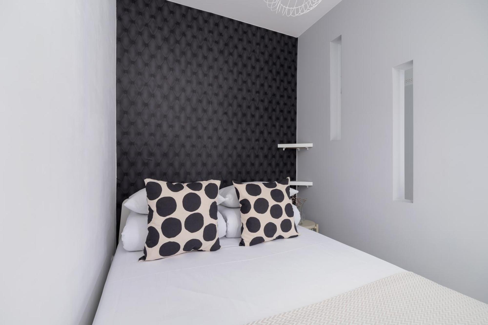 One Bedroom Apartment With A Balcony - Dietla 109 Street Krasków Εξωτερικό φωτογραφία