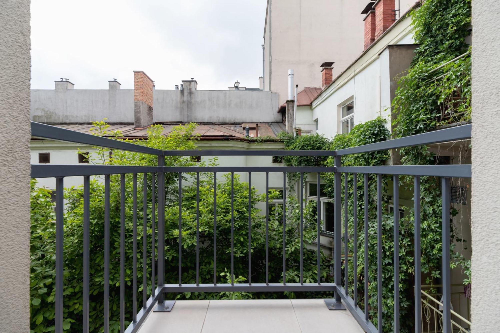 One Bedroom Apartment With A Balcony - Dietla 109 Street Krasków Εξωτερικό φωτογραφία